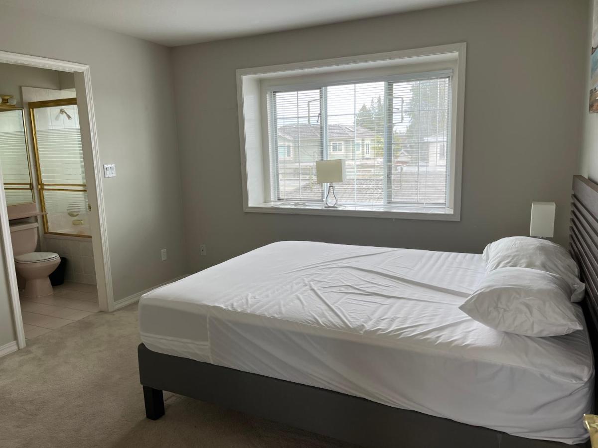 C And D Cozy Bedroom Vancouver Bagian luar foto